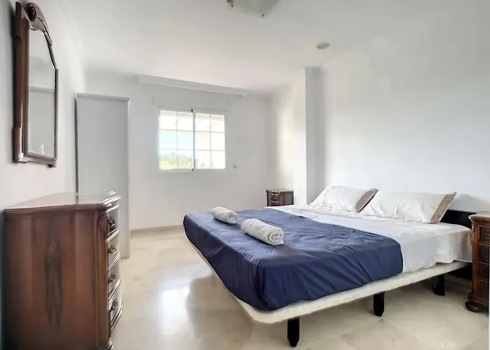 A Beautiful And Tranquil In The Heart Of Apartment *