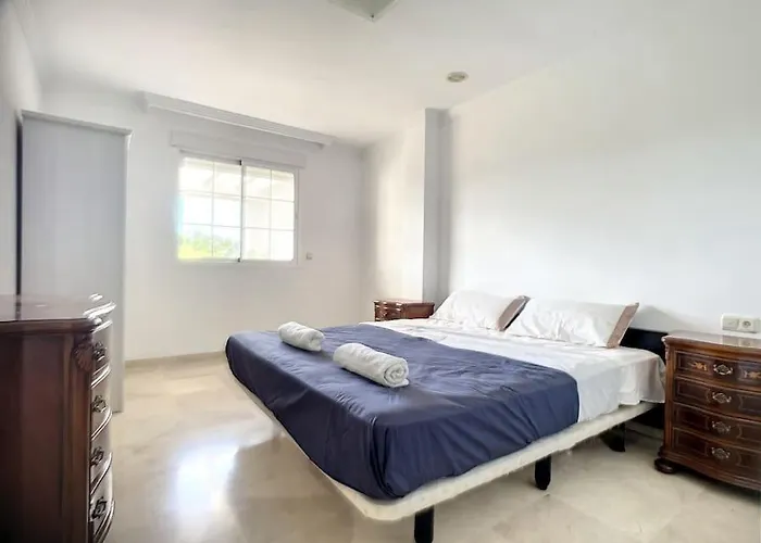 A Beautiful And Tranquil In The Heart Of Apartment *